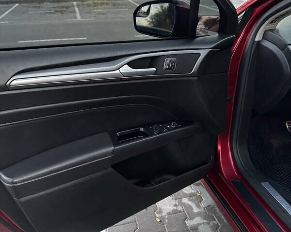 Червоний Форд Фьюжен, об'ємом двигуна 2 л та пробігом 169 тис. км за 10900 $, фото 11 на Automoto.ua