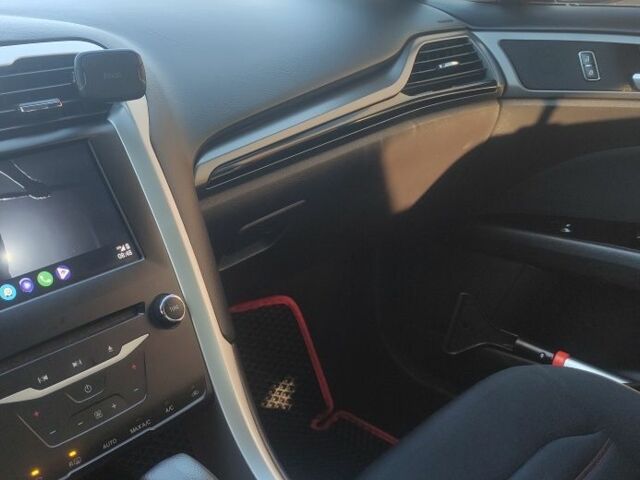 Красный Форд Фьюжн, объемом двигателя 2 л и пробегом 260 тыс. км за 11000 $, фото 7 на Automoto.ua