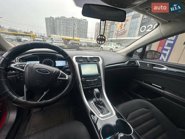 Червоний Форд Фьюжен, об'ємом двигуна 2 л та пробігом 175 тис. км за 9500 $, фото 2 на Automoto.ua
