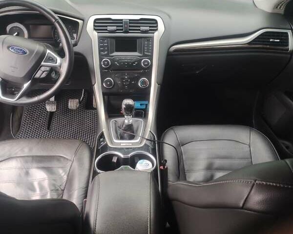 Червоний Форд Фьюжен, об'ємом двигуна 1.6 л та пробігом 248 тис. км за 8800 $, фото 4 на Automoto.ua