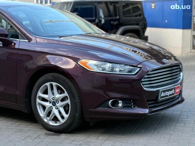 Червоний Форд Фьюжен, об'ємом двигуна 2 л та пробігом 209 тис. км за 8940 $, фото 3 на Automoto.ua