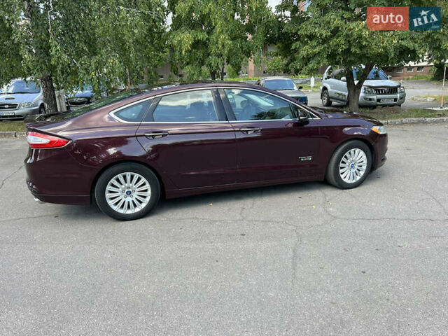 Красный Форд Фьюжн, объемом двигателя 2 л и пробегом 155 тыс. км за 12999 $, фото 3 на Automoto.ua