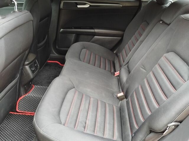 Червоний Форд Фьюжен, об'ємом двигуна 2 л та пробігом 258 тис. км за 11999 $, фото 8 на Automoto.ua