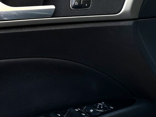 Красный Форд Фьюжн, объемом двигателя 2 л и пробегом 300 тыс. км за 9000 $, фото 6 на Automoto.ua