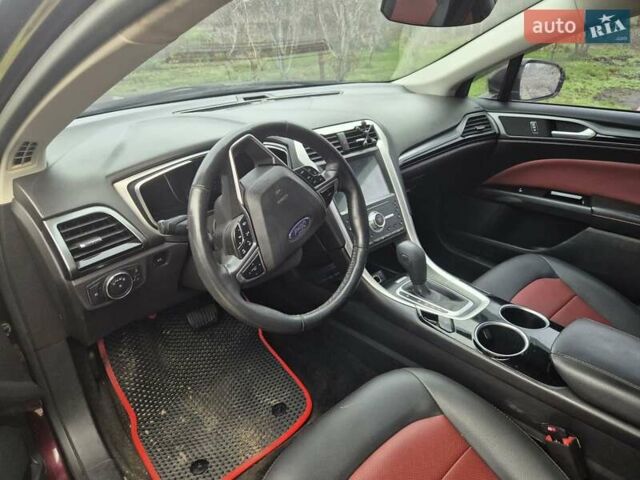 Червоний Форд Фьюжен, об'ємом двигуна 2.5 л та пробігом 230 тис. км за 6000 $, фото 5 на Automoto.ua