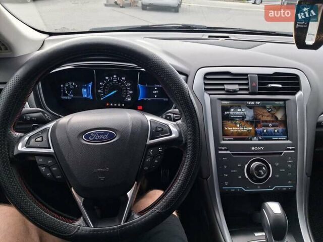 Красный Форд Фьюжн, объемом двигателя 2 л и пробегом 161 тыс. км за 10999 $, фото 14 на Automoto.ua