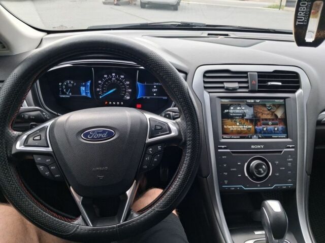 Форд Фьюжн 2013 в Черновцах на Automoto.ua Красный Форд Фьюжн, объемом двигателя 2 л и пробегом 163 тыс. км за 11644 $, фото 14 на Automoto.ua