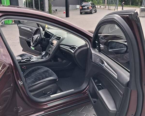 Красный Форд Фьюжн, объемом двигателя 2 л и пробегом 161 тыс. км за 10999 $, фото 13 на Automoto.ua