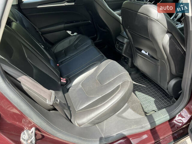 Красный Форд Фьюжн, объемом двигателя 2 л и пробегом 155 тыс. км за 12999 $, фото 6 на Automoto.ua
