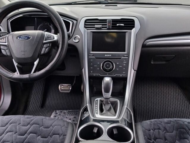 Форд Фьюжн 2013 в Черновцах на Automoto.ua Красный Форд Фьюжн, объемом двигателя 2 л и пробегом 163 тыс. км за 11644 $, фото 11 на Automoto.ua