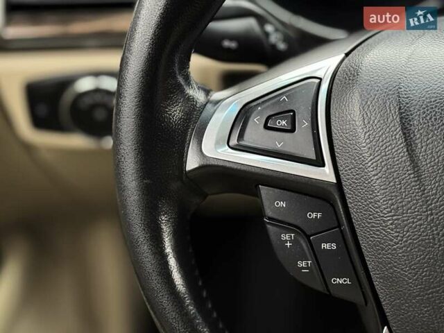 Красный Форд Фьюжн, объемом двигателя 1.6 л и пробегом 156 тыс. км за 8500 $, фото 19 на Automoto.ua