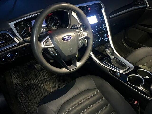 Форд Фьюжен 2013 у Черкасах на Automoto.ua Червоний Форд Фьюжен, об'ємом двигуна 2.5 л та пробігом 251 тис. км за 8500 $, фото 1 на Automoto.ua