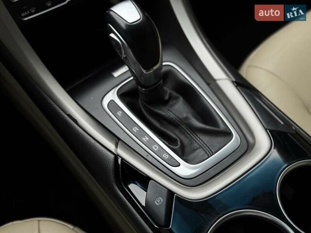 Красный Форд Фьюжн, объемом двигателя 1.6 л и пробегом 156 тыс. км за 8500 $, фото 32 на Automoto.ua