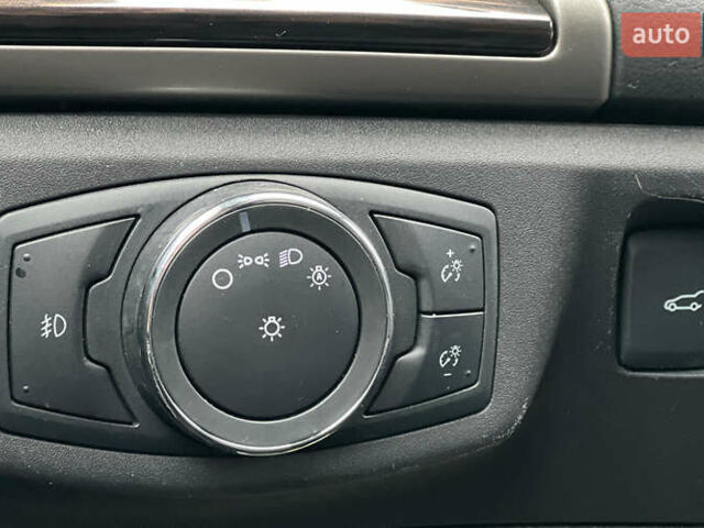 Форд Фьюжен 2013 у Львові на Automoto.ua Червоний Форд Фьюжен, об'ємом двигуна 2 л та пробігом 141 тис. км за 11750 $, фото 16 на Automoto.ua