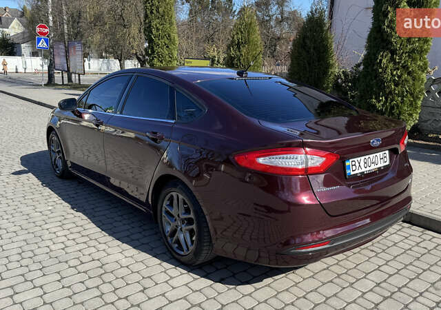 Красный Форд Фьюжн, объемом двигателя 2.49 л и пробегом 115 тыс. км за 10350 $, фото 2 на Automoto.ua