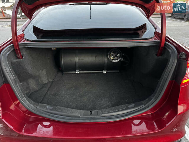 Червоний Форд Фьюжен, об'ємом двигуна 2 л та пробігом 169 тис. км за 10900 $, фото 22 на Automoto.ua