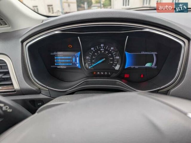 Красный Форд Фьюжн, объемом двигателя 2 л и пробегом 140 тыс. км за 12000 $, фото 20 на Automoto.ua