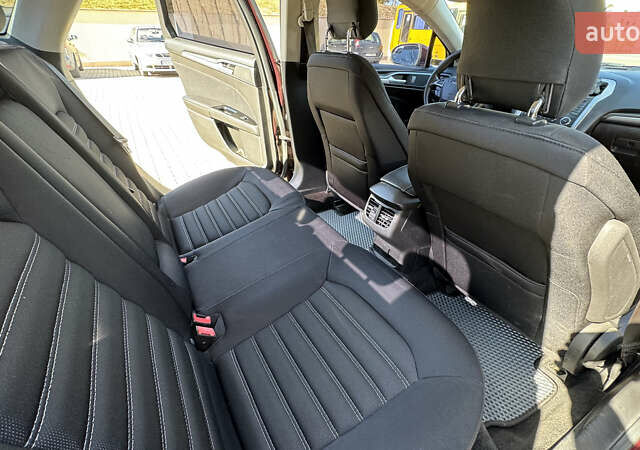 Красный Форд Фьюжн, объемом двигателя 2.49 л и пробегом 115 тыс. км за 10350 $, фото 7 на Automoto.ua