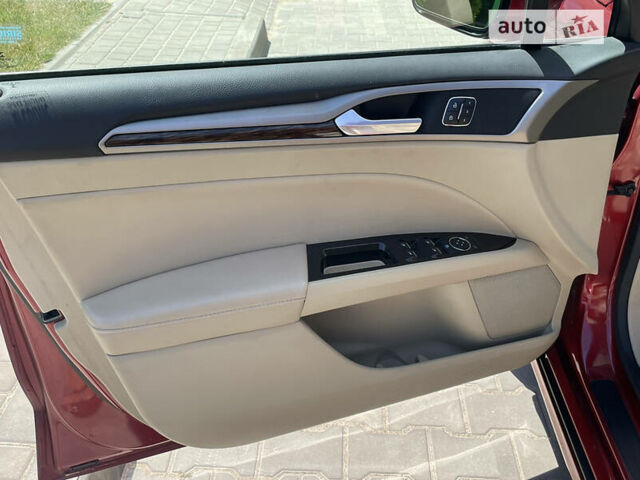 Красный Форд Фьюжн, объемом двигателя 1.5 л и пробегом 132 тыс. км за 8990 $, фото 16 на Automoto.ua