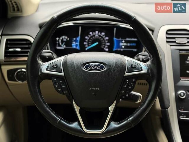 Красный Форд Фьюжн, объемом двигателя 1.6 л и пробегом 156 тыс. км за 8500 $, фото 18 на Automoto.ua