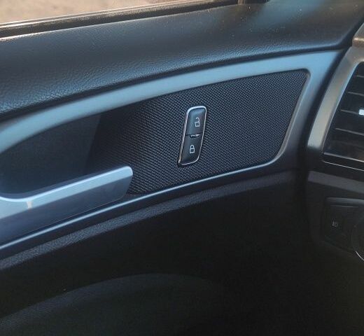 Красный Форд Фьюжн, объемом двигателя 2 л и пробегом 260 тыс. км за 11000 $, фото 2 на Automoto.ua