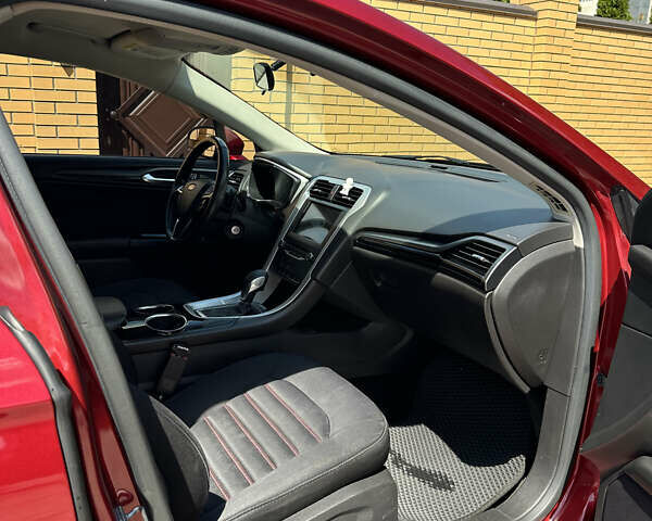 Червоний Форд Фьюжен, об'ємом двигуна 2 л та пробігом 211 тис. км за 9100 $, фото 13 на Automoto.ua