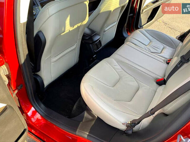 Червоний Форд Фьюжен, об'ємом двигуна 2 л та пробігом 182 тис. км за 10000 $, фото 6 на Automoto.ua