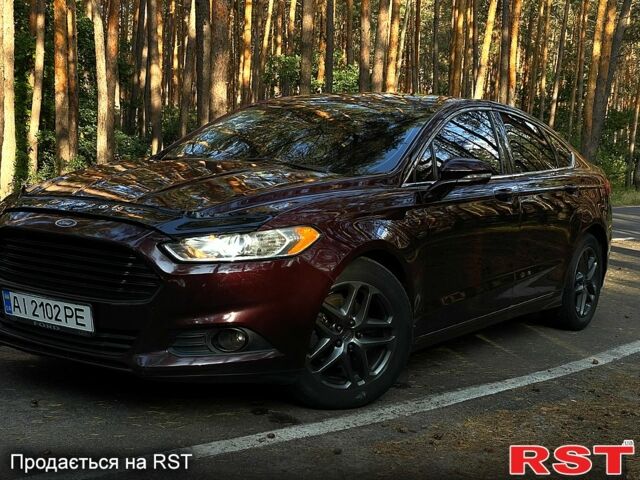 Красный Форд Фьюжн, объемом двигателя 2 л и пробегом 300 тыс. км за 9000 $, фото 3 на Automoto.ua