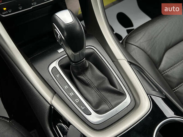 Форд Фьюжен 2013 у Львові на Automoto.ua Червоний Форд Фьюжен, об'ємом двигуна 2 л та пробігом 141 тис. км за 11750 $, фото 18 на Automoto.ua