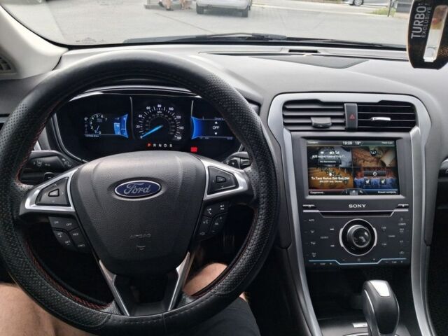Форд Фьюжн 2013 в Черновцах на Automoto.ua Красный Форд Фьюжн, объемом двигателя 2 л и пробегом 163 тыс. км за 11644 $, фото 13 на Automoto.ua