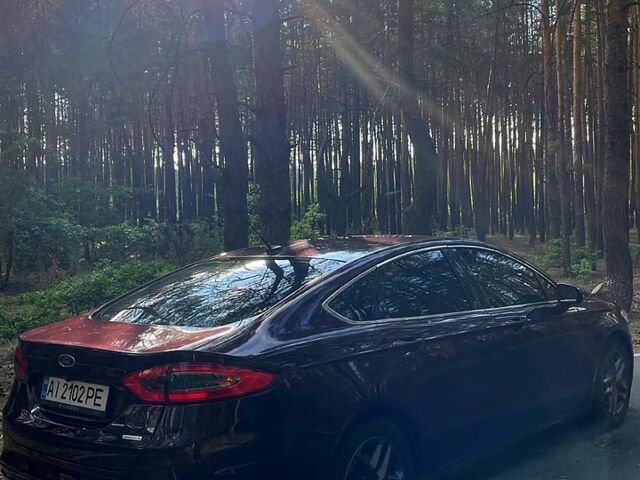 Красный Форд Фьюжн, объемом двигателя 2 л и пробегом 300 тыс. км за 9000 $, фото 2 на Automoto.ua