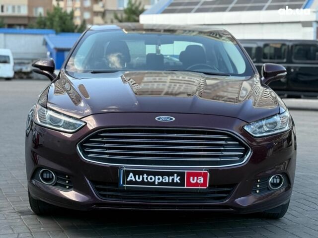 Червоний Форд Фьюжен, об'ємом двигуна 2 л та пробігом 209 тис. км за 8940 $, фото 1 на Automoto.ua