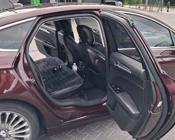 Красный Форд Фьюжн, объемом двигателя 2 л и пробегом 161 тыс. км за 10999 $, фото 10 на Automoto.ua