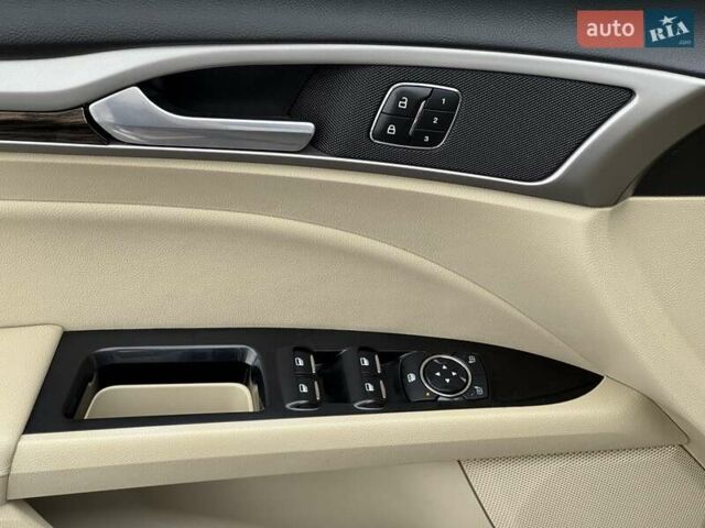 Красный Форд Фьюжн, объемом двигателя 1.6 л и пробегом 156 тыс. км за 8500 $, фото 39 на Automoto.ua