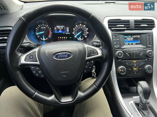 Красный Форд Фьюжн, объемом двигателя 2.52 л и пробегом 233 тыс. км за 9999 $, фото 36 на Automoto.ua