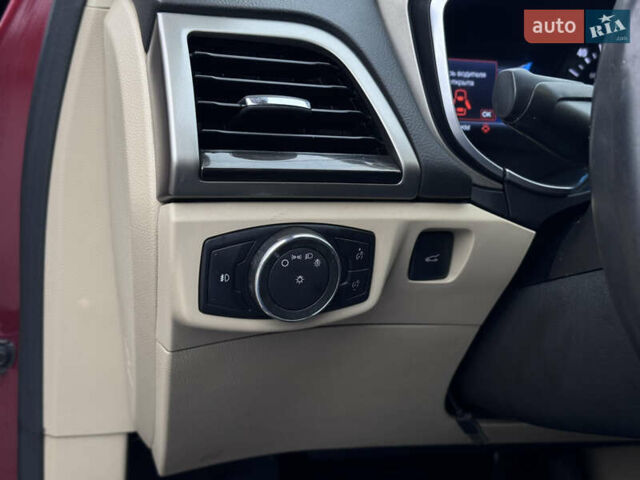 Красный Форд Фьюжн, объемом двигателя 2 л и пробегом 210 тыс. км за 10500 $, фото 31 на Automoto.ua