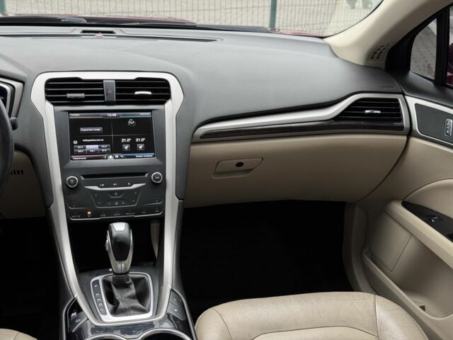 Красный Форд Фьюжн, объемом двигателя 2 л и пробегом 210 тыс. км за 10500 $, фото 15 на Automoto.ua