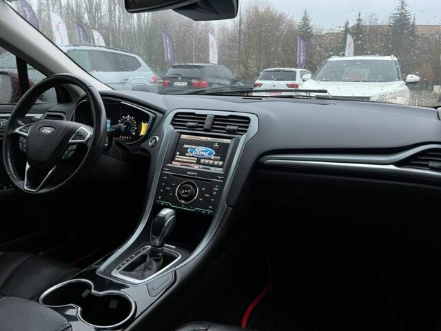 Красный Форд Фьюжн, объемом двигателя 2 л и пробегом 135 тыс. км за 9500 $, фото 15 на Automoto.ua