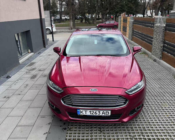 Красный Форд Фьюжн, объемом двигателя 2 л и пробегом 202 тыс. км за 8300 $, фото 2 на Automoto.ua