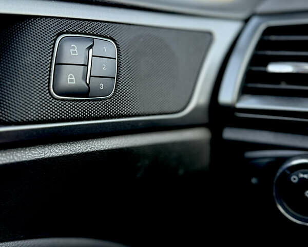 Форд Фьюжн 2014 в Днепре (Днепропетровске) на Automoto.ua Красный Форд Фьюжн, объемом двигателя 2 л и пробегом 211 тыс. км за 10700 $, фото 19 на Automoto.ua