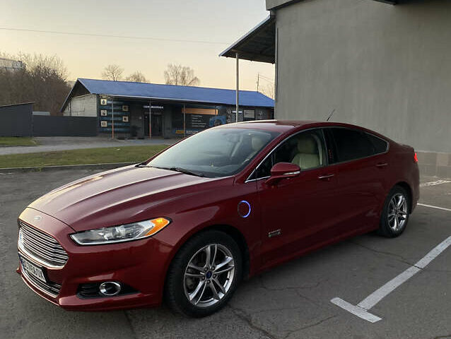 Красный Форд Фьюжн, объемом двигателя 2 л и пробегом 166 тыс. км за 11900 $, фото 1 на Automoto.ua