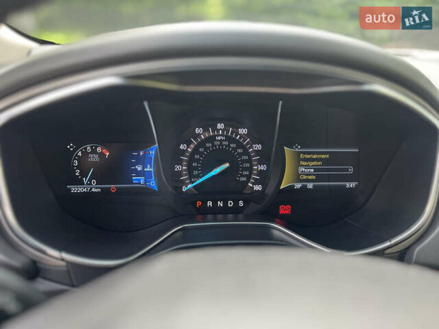 Форд Фьюжн 2014 в Львове на Automoto.ua Красный Форд Фьюжн, объемом двигателя 2 л и пробегом 223 тыс. км за 8999 $, фото 9 на Automoto.ua