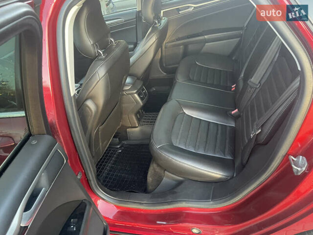 Красный Форд Фьюжн, объемом двигателя 2 л и пробегом 208 тыс. км за 10500 $, фото 5 на Automoto.ua