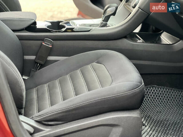 Красный Форд Фьюжн, объемом двигателя 2.52 л и пробегом 233 тыс. км за 9999 $, фото 26 на Automoto.ua