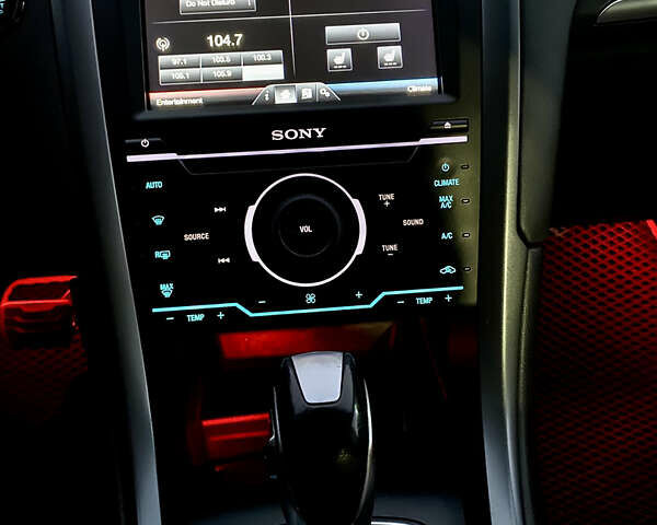 Красный Форд Фьюжн, объемом двигателя 2 л и пробегом 166 тыс. км за 11900 $, фото 42 на Automoto.ua