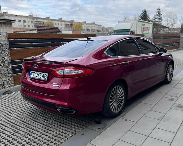 Красный Форд Фьюжн, объемом двигателя 2 л и пробегом 202 тыс. км за 8300 $, фото 6 на Automoto.ua