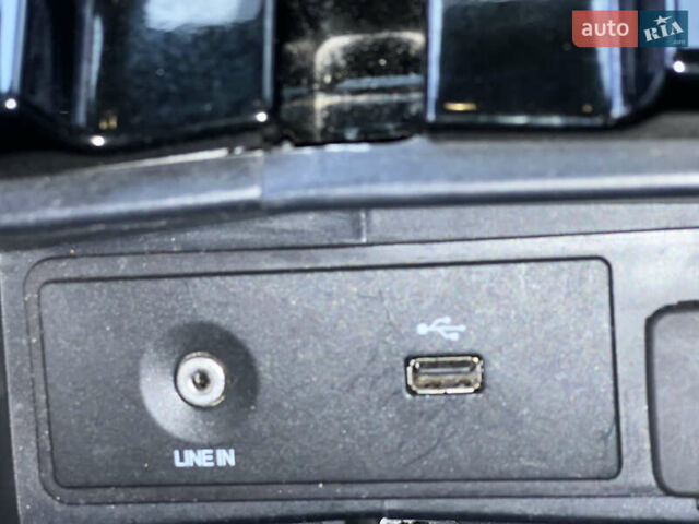 Красный Форд Фьюжн, объемом двигателя 2.52 л и пробегом 233 тыс. км за 9999 $, фото 29 на Automoto.ua