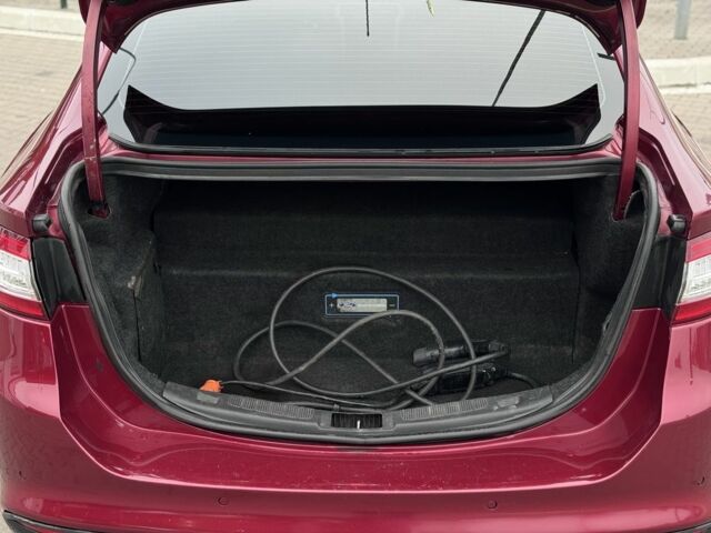 Красный Форд Фьюжн, объемом двигателя 2 л и пробегом 210 тыс. км за 10500 $, фото 23 на Automoto.ua