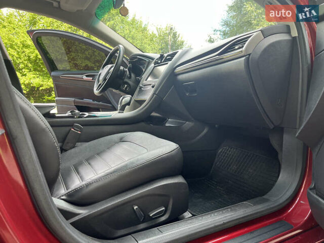 Форд Фьюжн 2014 в Львове на Automoto.ua Красный Форд Фьюжн, объемом двигателя 2 л и пробегом 223 тыс. км за 8999 $, фото 12 на Automoto.ua