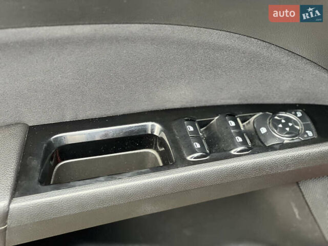 Красный Форд Фьюжн, объемом двигателя 2.52 л и пробегом 233 тыс. км за 9999 $, фото 16 на Automoto.ua